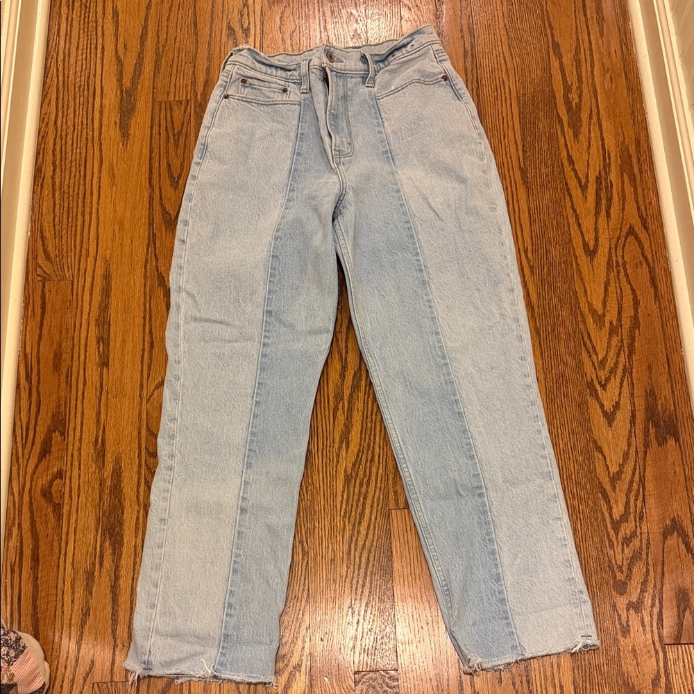 Abercrombie & Fitch the 90s straight ultra high rise. Curve love. Size 29 short